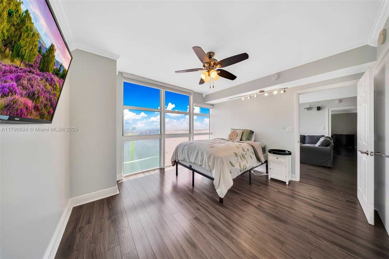 Small Image of 50 BISCAYNE BLVD #4004, Miami Number 21