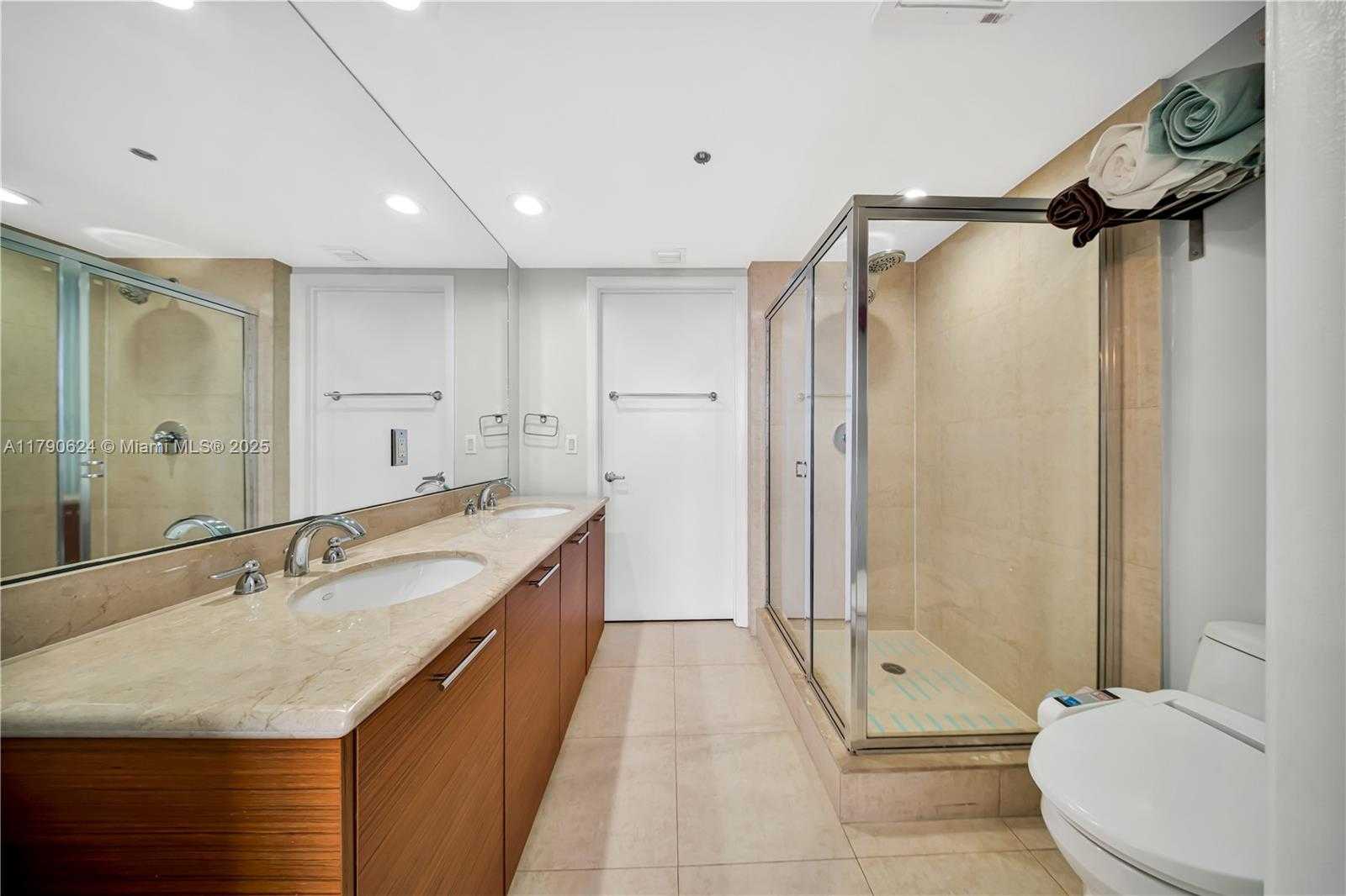 Small Image of 50 BISCAYNE BLVD #4004, Miami Number 9