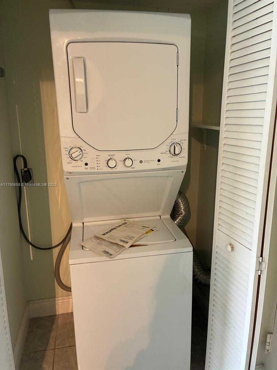 Small Image of 8120 GENEVA CT #551, Doral Number 10