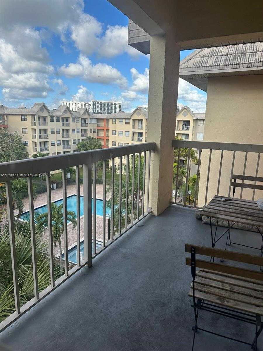 Small Image of 8120 GENEVA CT #551, Doral Number 3