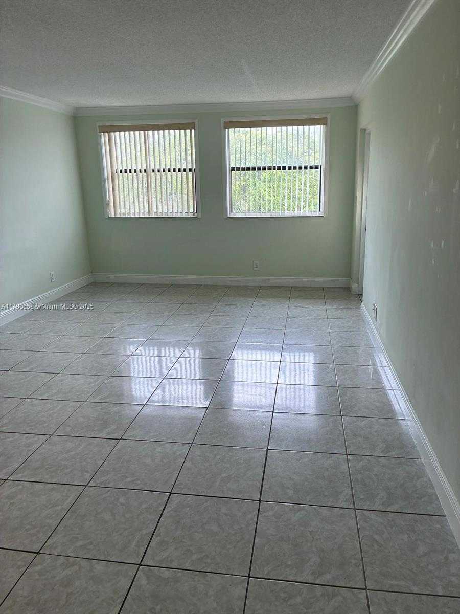 Small Image of 8120 GENEVA CT #551, Doral Number 4