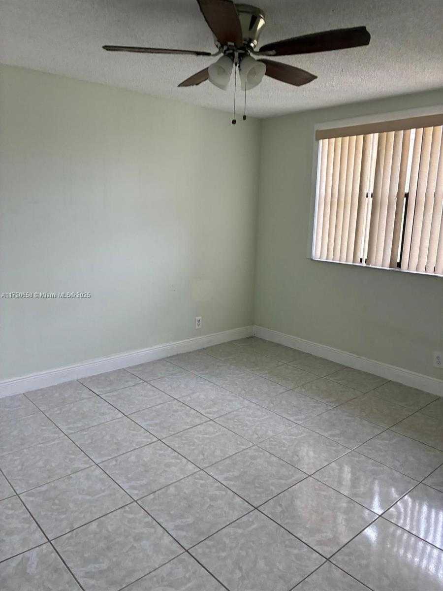 Small Image of 8120 GENEVA CT #551, Doral Number 5