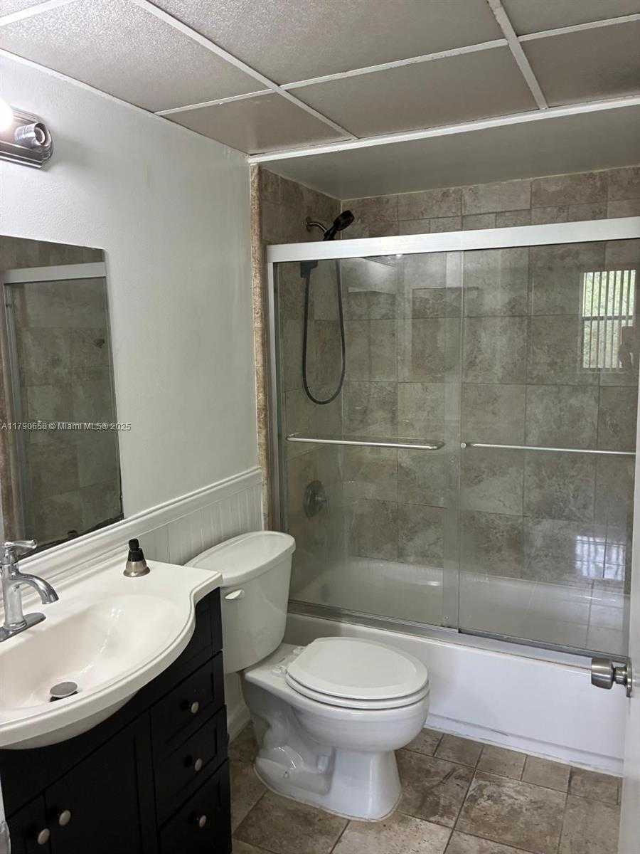 Small Image of 8120 GENEVA CT #551, Doral Number 7