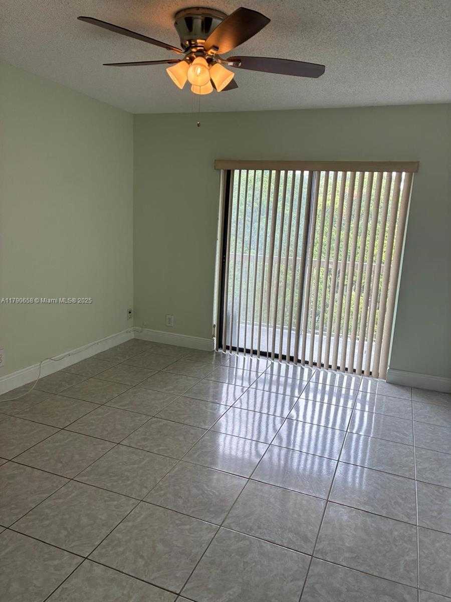Small Image of 8120 GENEVA CT #551, Doral Number 8