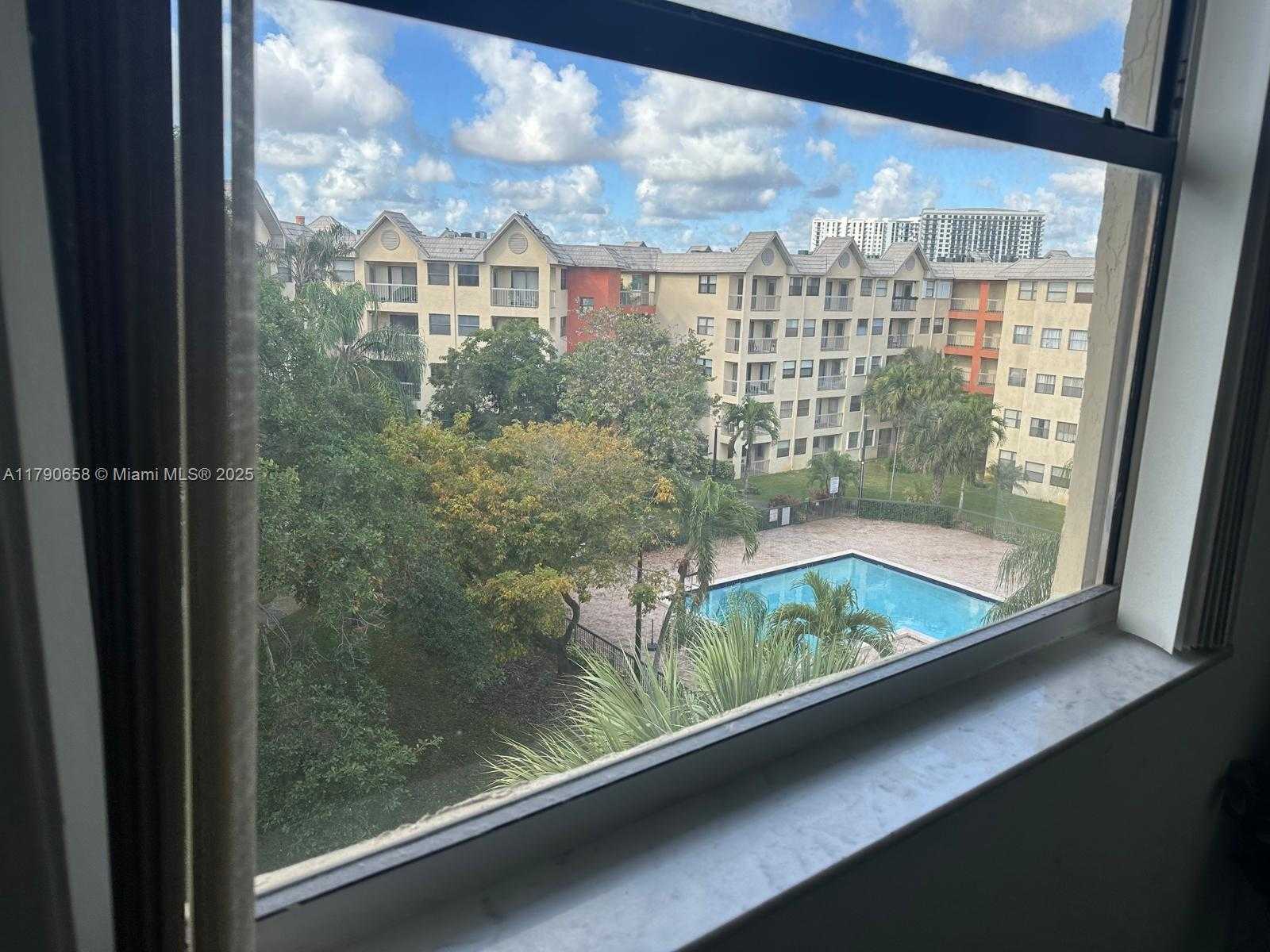 Small Image of 8120 GENEVA CT #551, Doral Number 9