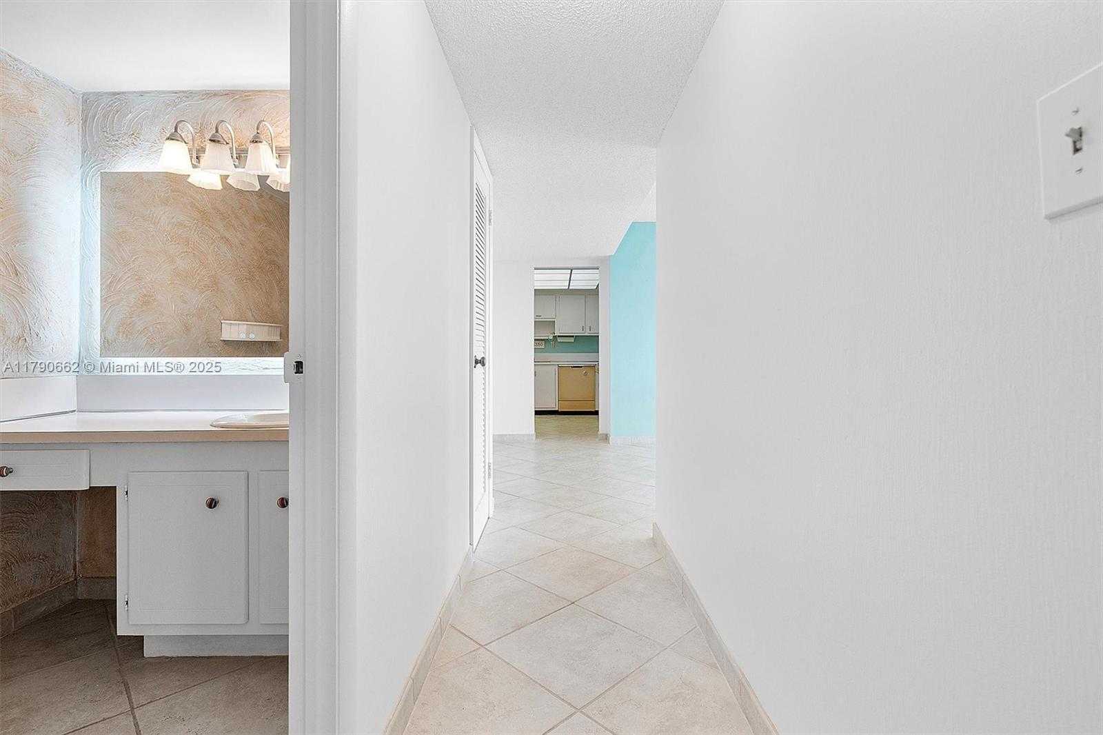 Small Image of 11930 NORTH BAYSHORE DR #1007, North Miami Number 22