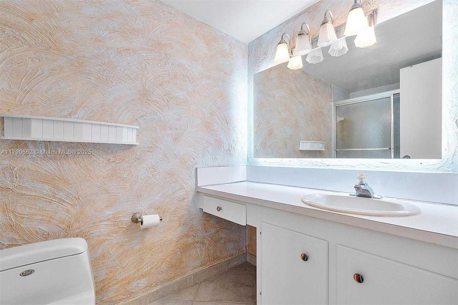 Small Image of 11930 NORTH BAYSHORE DR #1007, North Miami Number 23