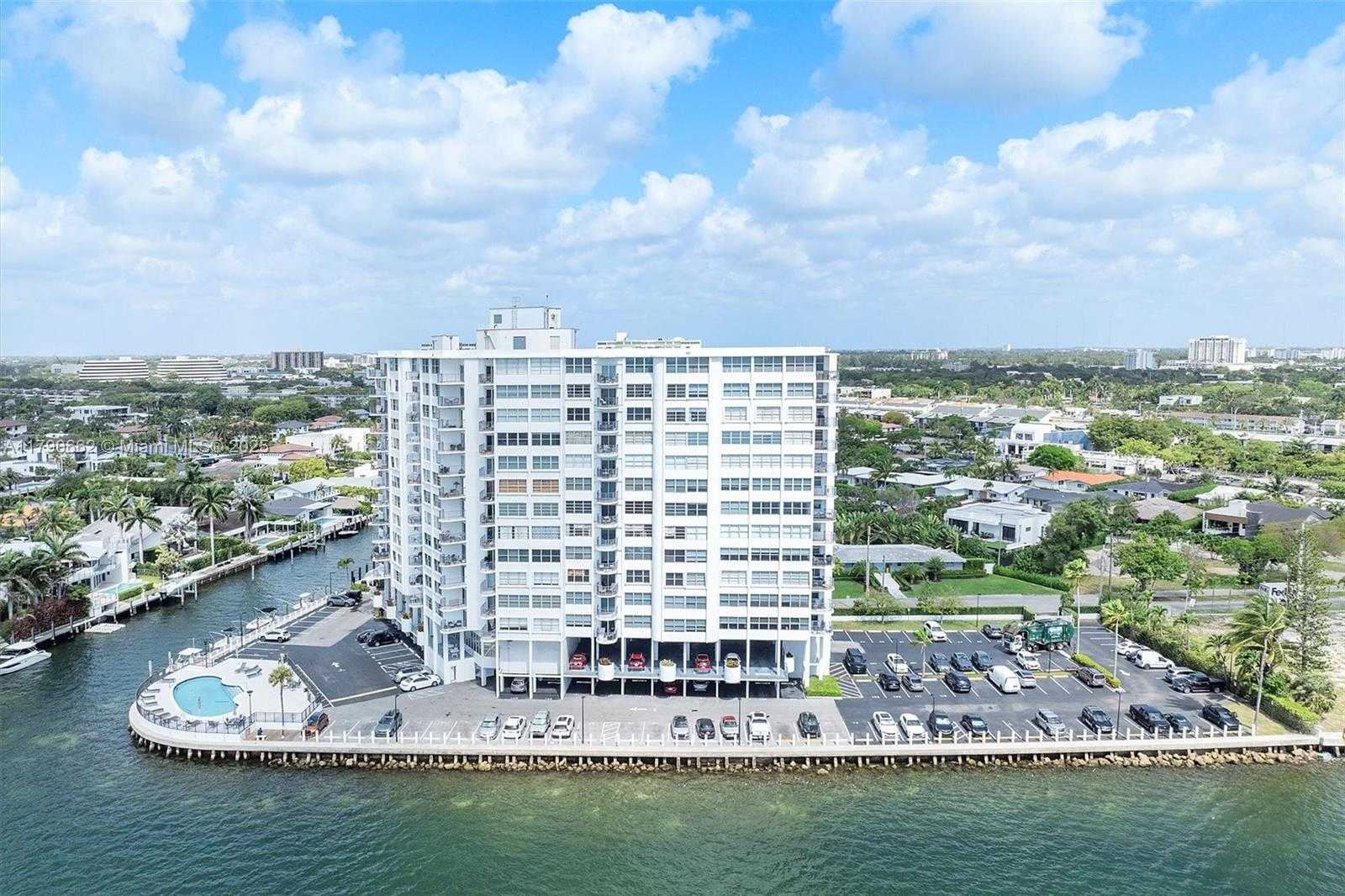 Small Image of 11930 NORTH BAYSHORE DR #1007, North Miami Number 27