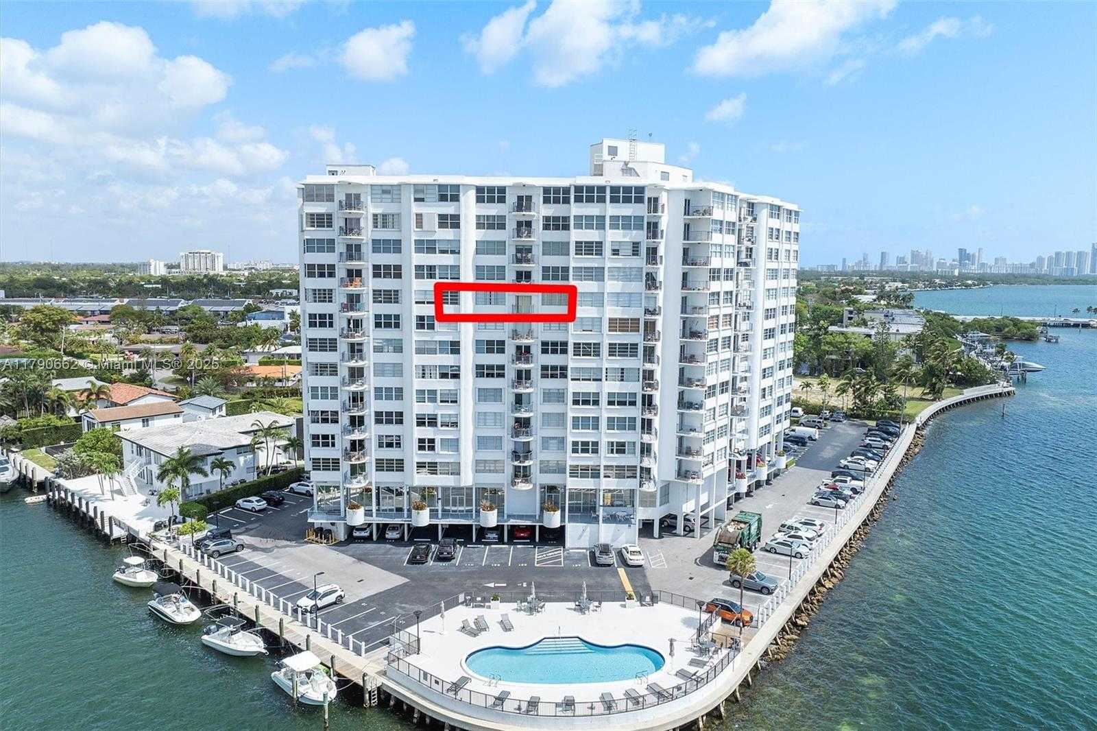 Small Image of 11930 NORTH BAYSHORE DR #1007, North Miami Number 31