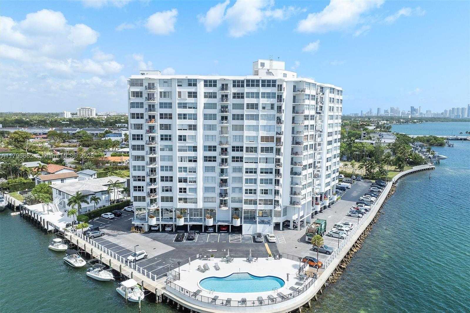 Small Image of 11930 NORTH BAYSHORE DR #1007, North Miami Number 32