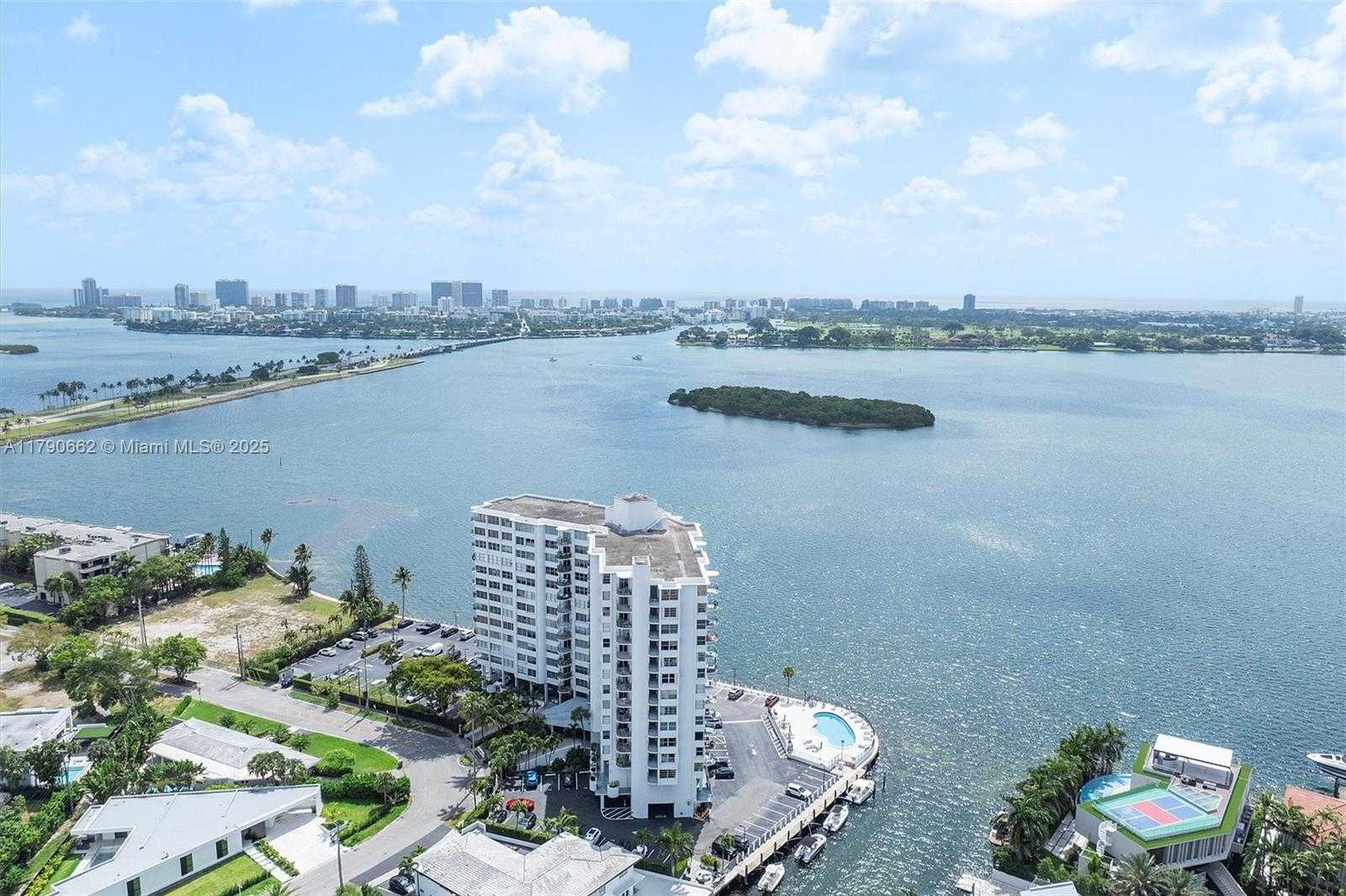 Small Image of 11930 NORTH BAYSHORE DR #1007, North Miami Number 35