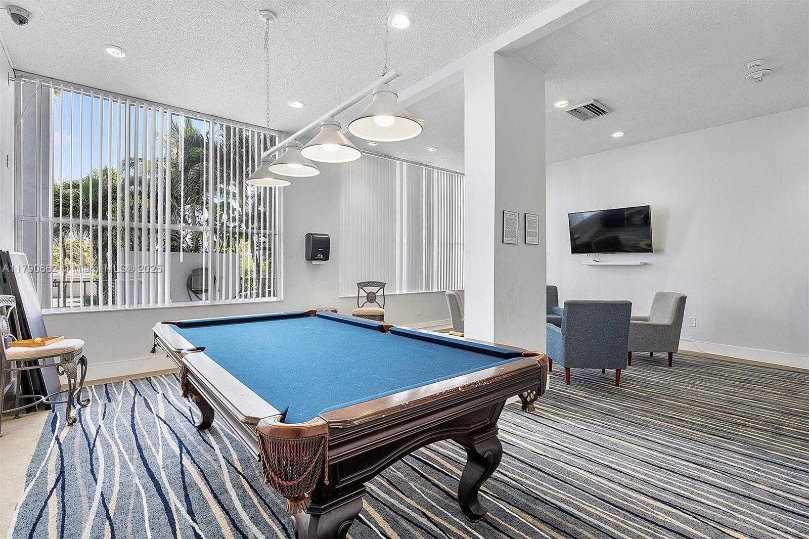Small Image of 11930 NORTH BAYSHORE DR #1007, North Miami Number 40
