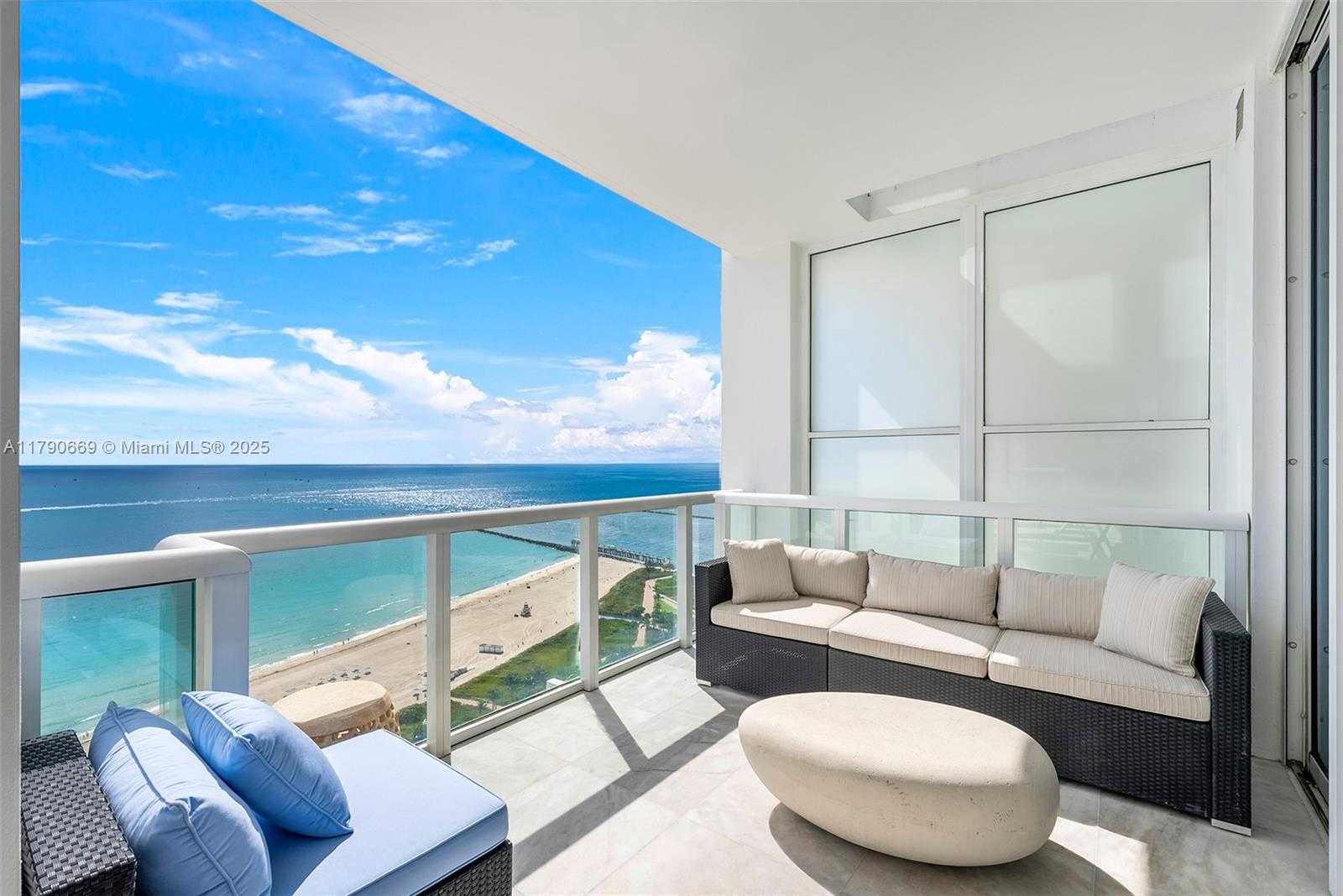 Small Image of 50 SOUTH POINTE DR #2801, Miami Beach Number 10