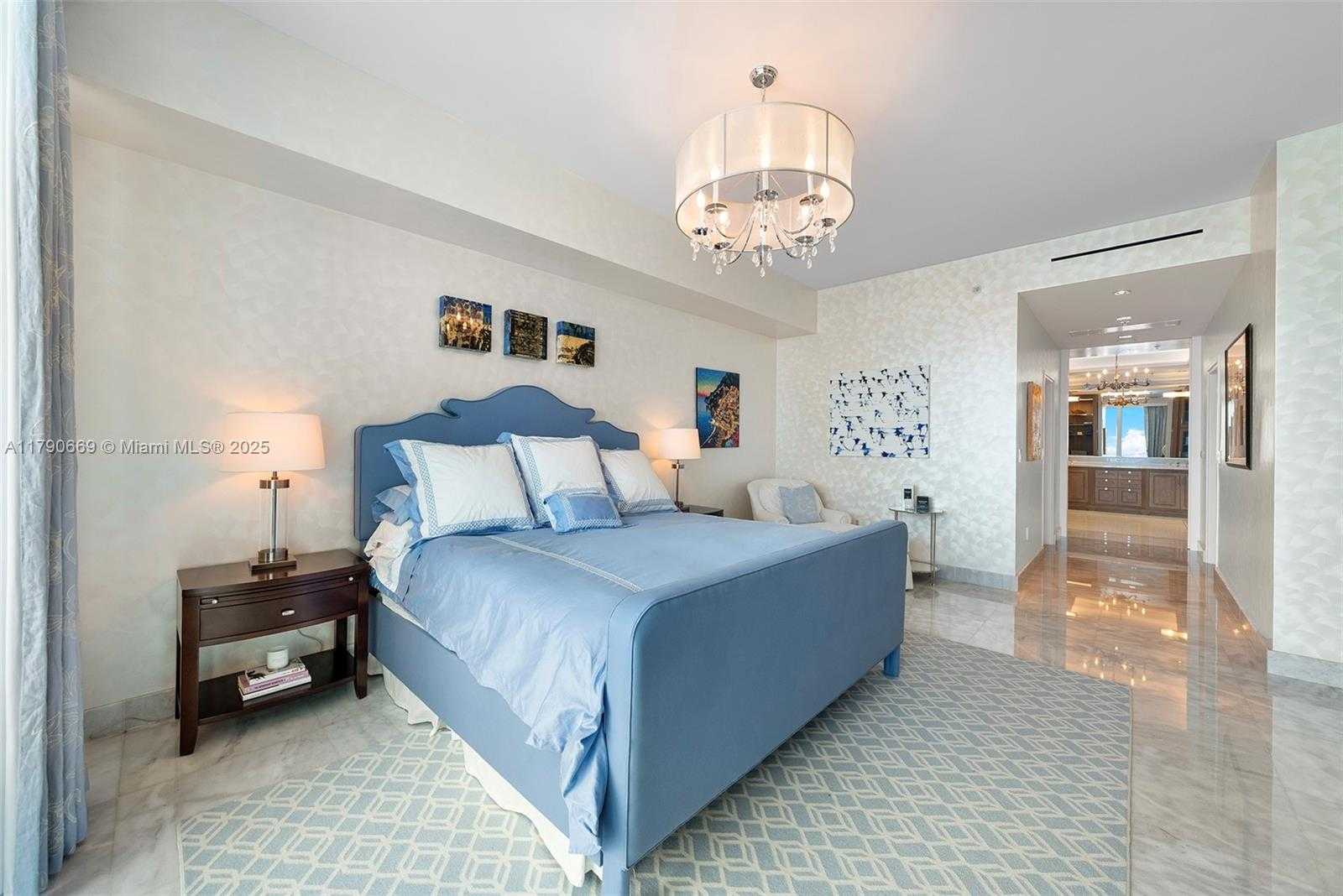 Small Image of 50 SOUTH POINTE DR #2801, Miami Beach Number 11