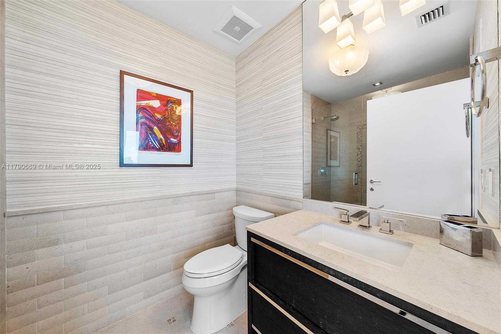 Small Image of 50 SOUTH POINTE DR #2801, Miami Beach Number 21
