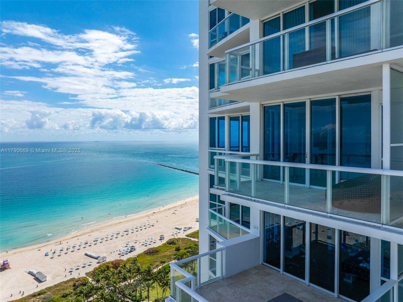 Small Image of 50 SOUTH POINTE DR #2801, Miami Beach Number 25