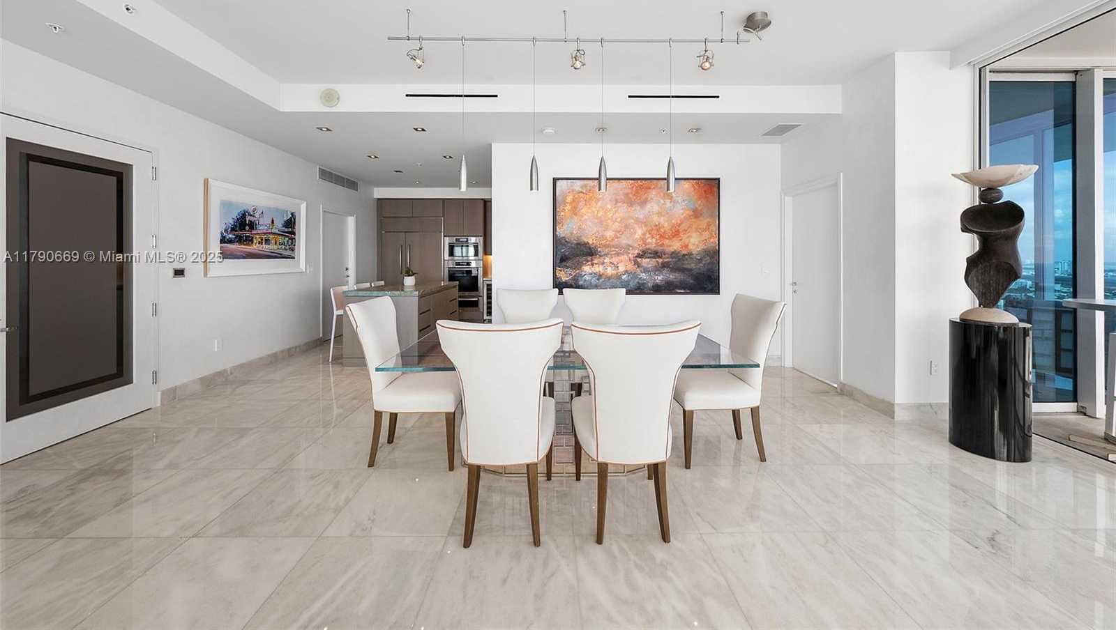 Small Image of 50 SOUTH POINTE DR #2801, Miami Beach Number 6