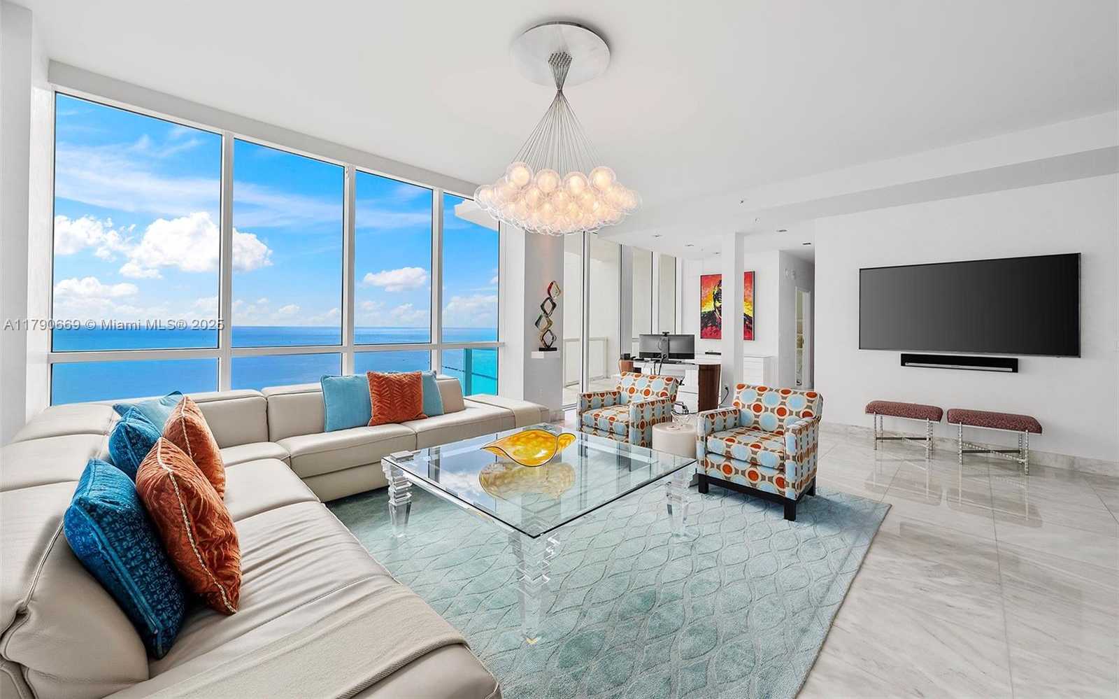 Small Image of 50 SOUTH POINTE DR #2801, Miami Beach Number 8