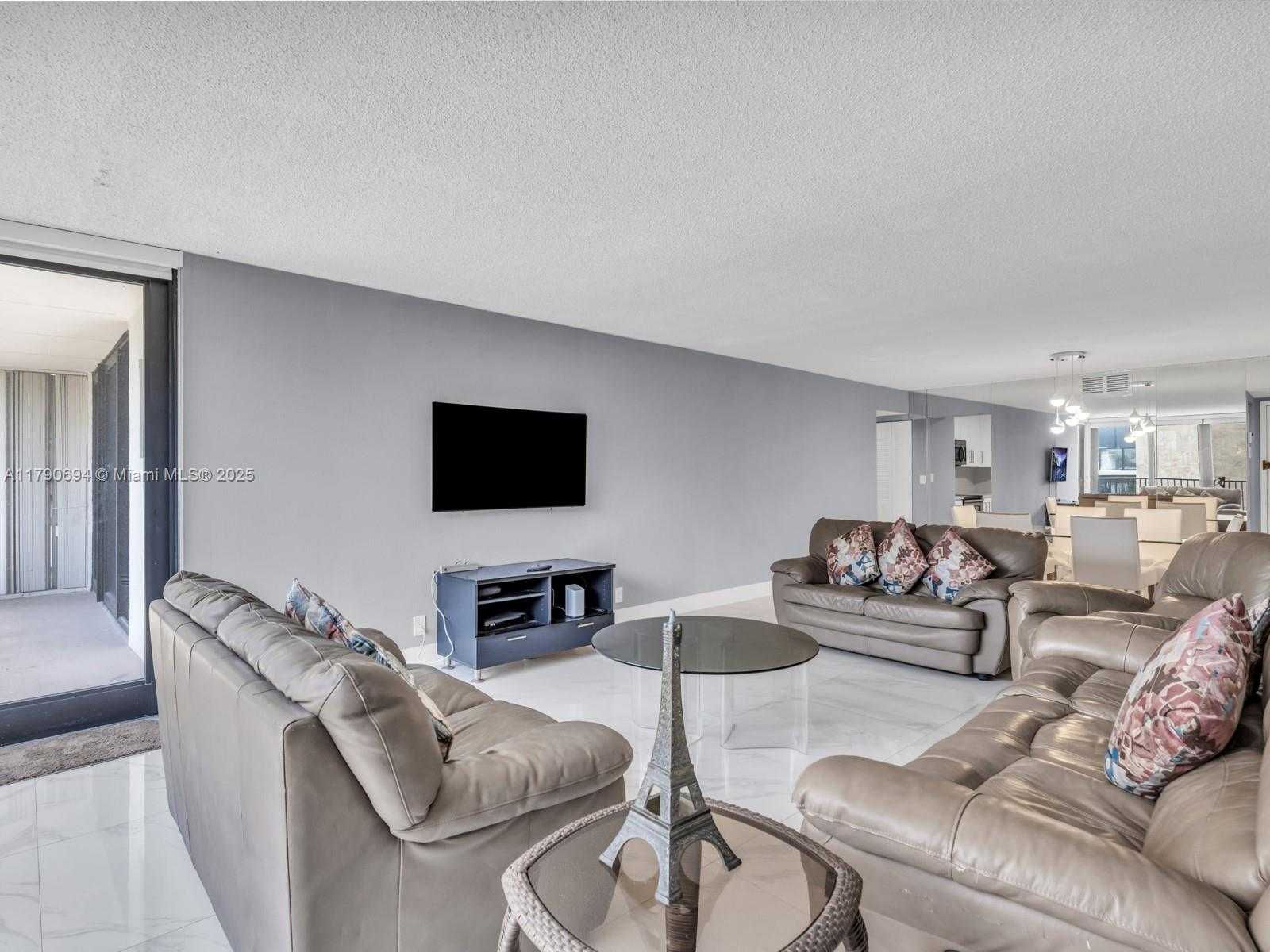 Small Image of 2101 SOUTH OCEAN DR #401, Hollywood Number 11