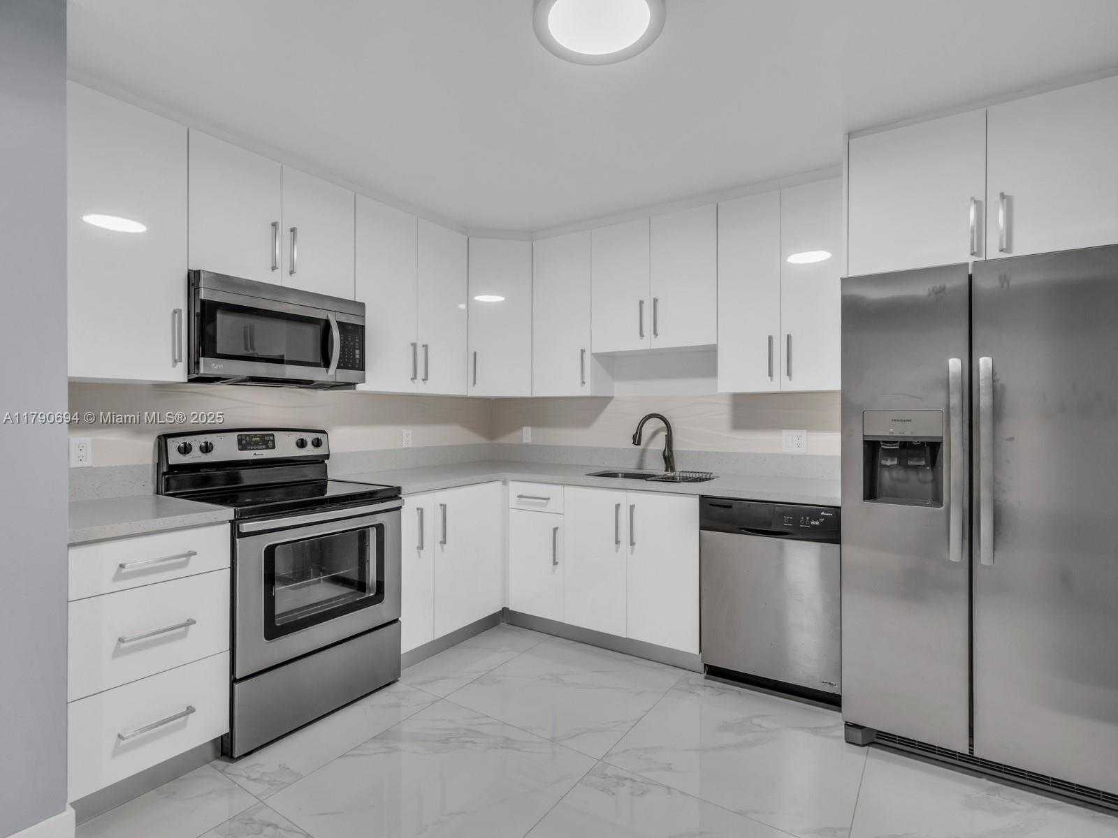 Small Image of 2101 SOUTH OCEAN DR #401, Hollywood Number 14
