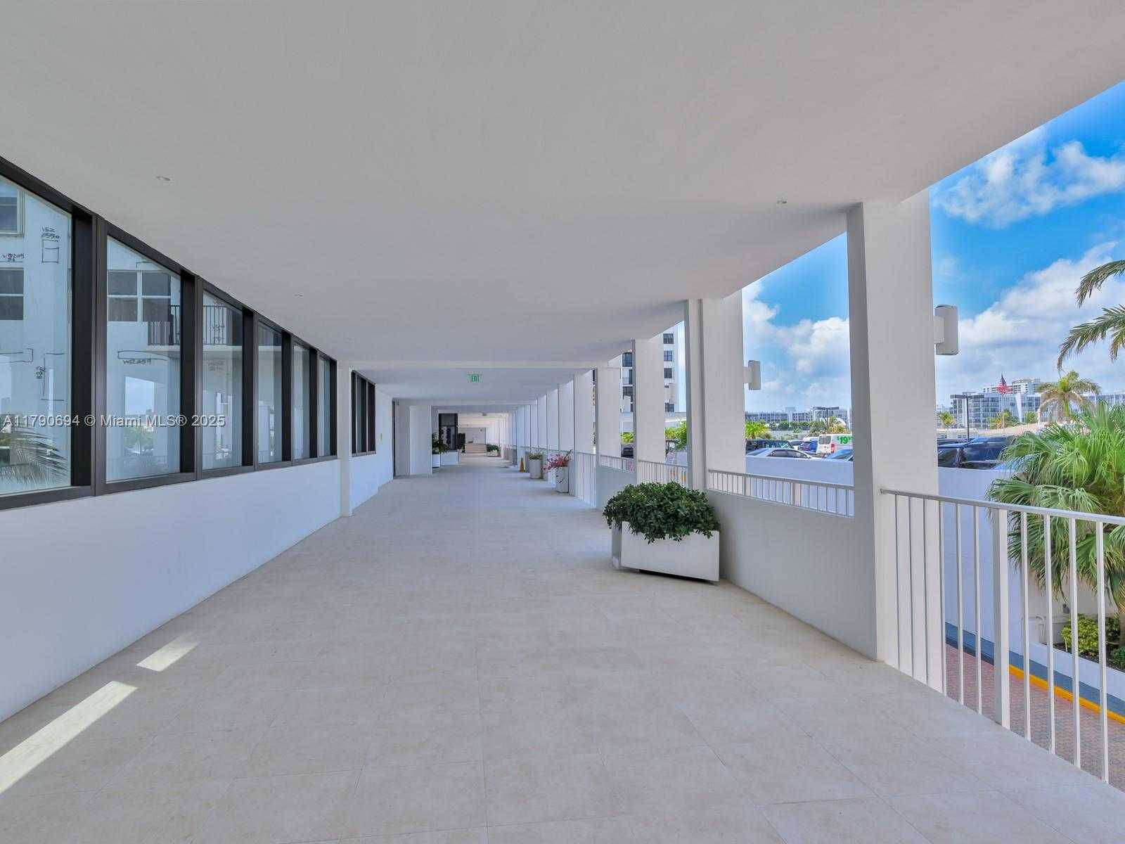 Small Image of 2101 SOUTH OCEAN DR #401, Hollywood Number 2