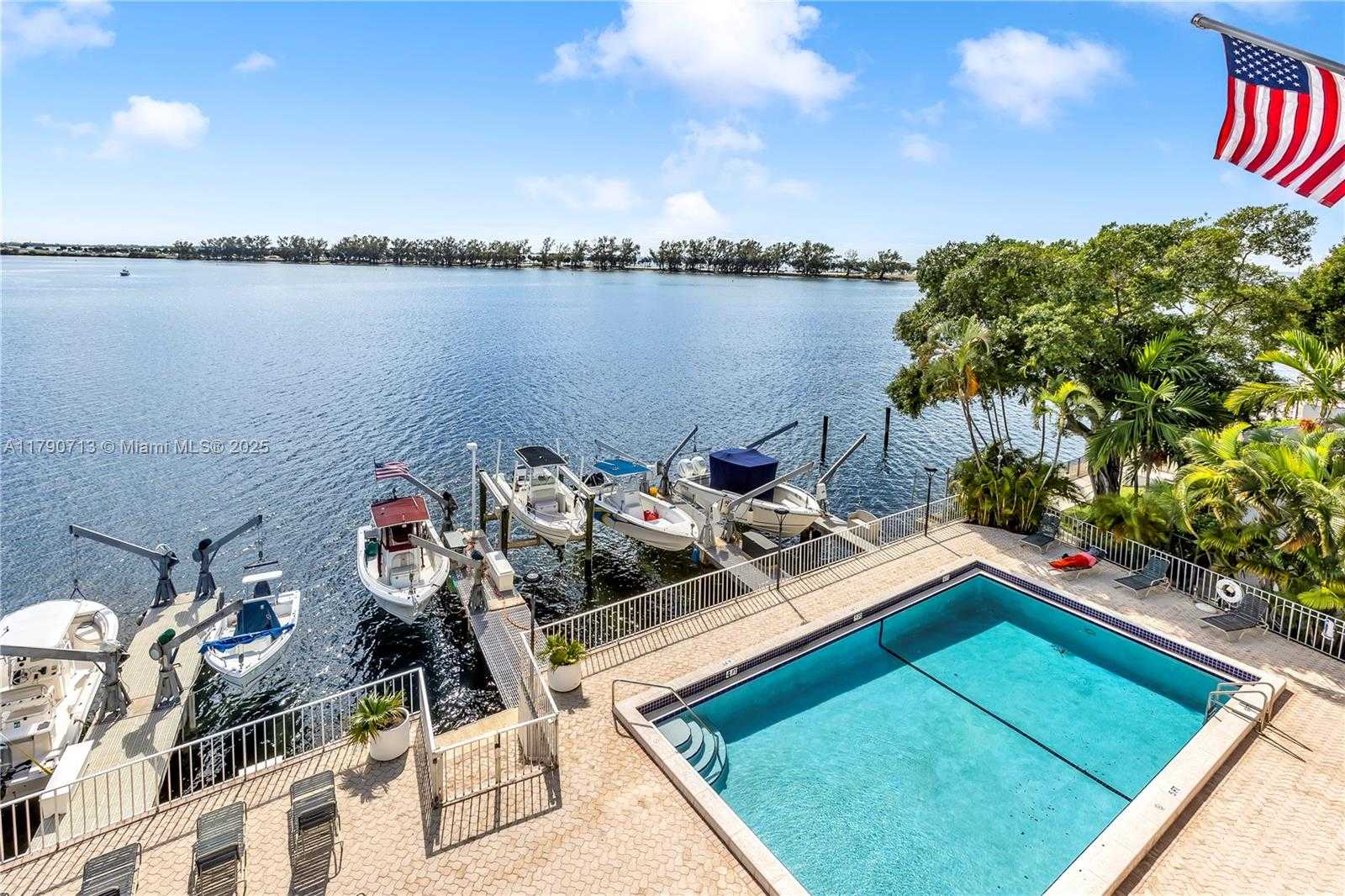Small Image of 2201 BRICKELL AVE #77, Miami Number 7