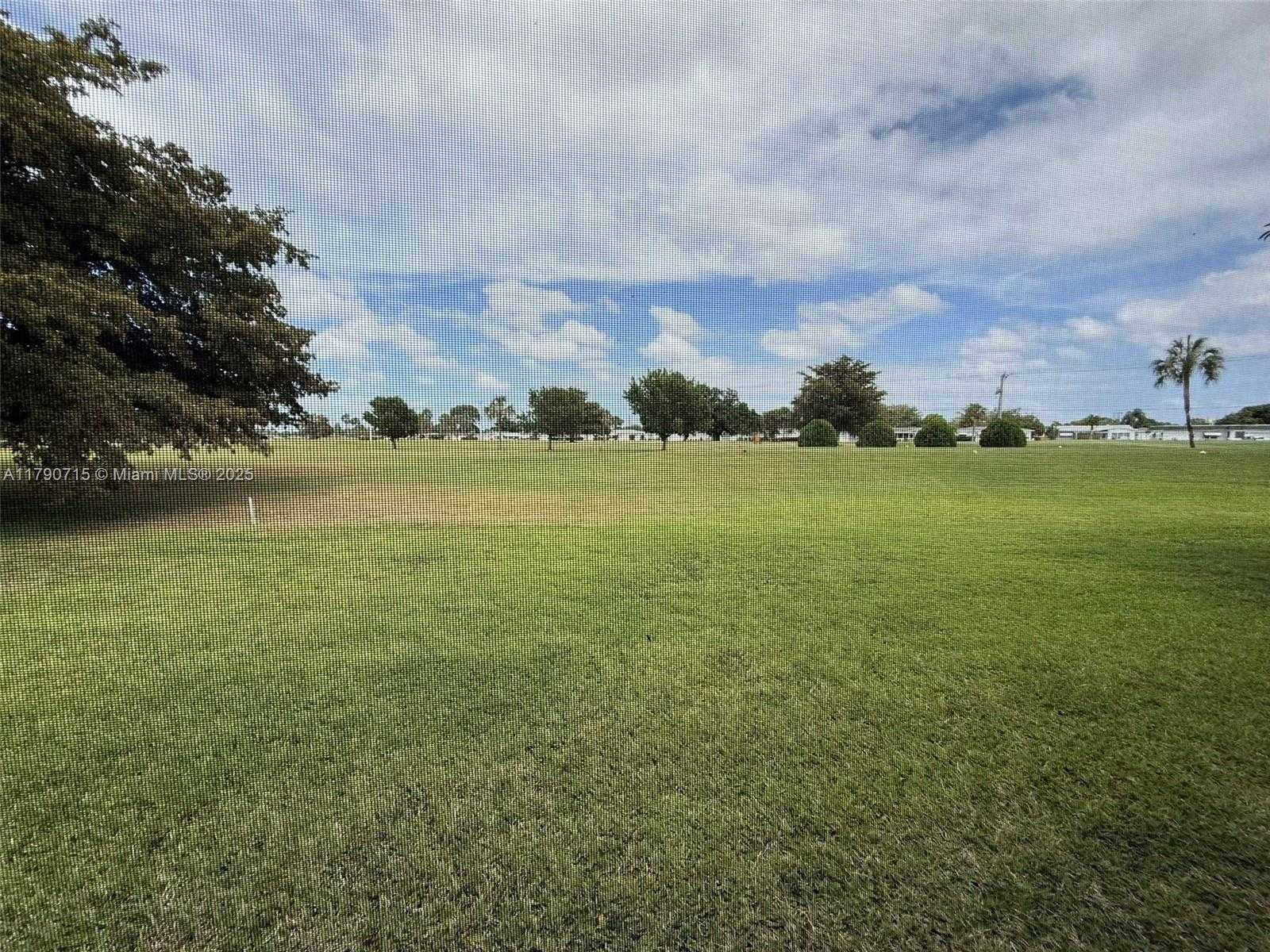 Small Image of 7797 GOLF CIR DR #102, Margate Number 10