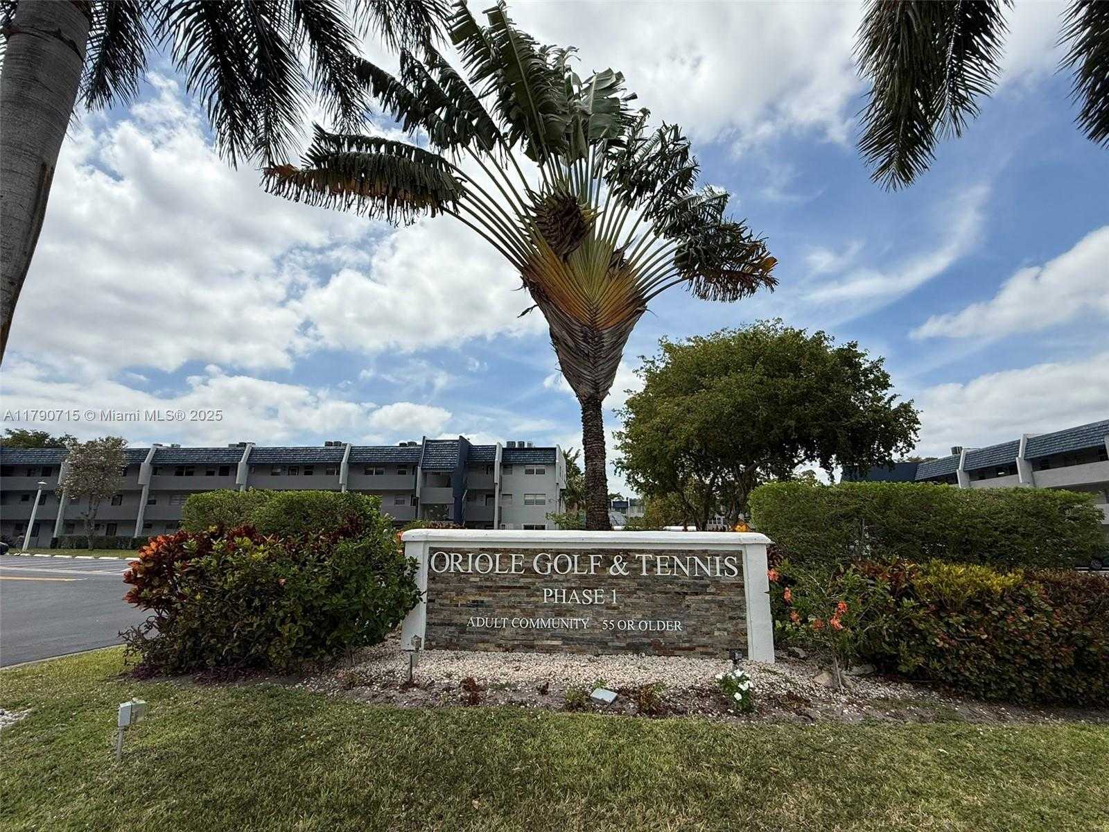 Small Image of 7797 GOLF CIR DR #102, Margate Number 14