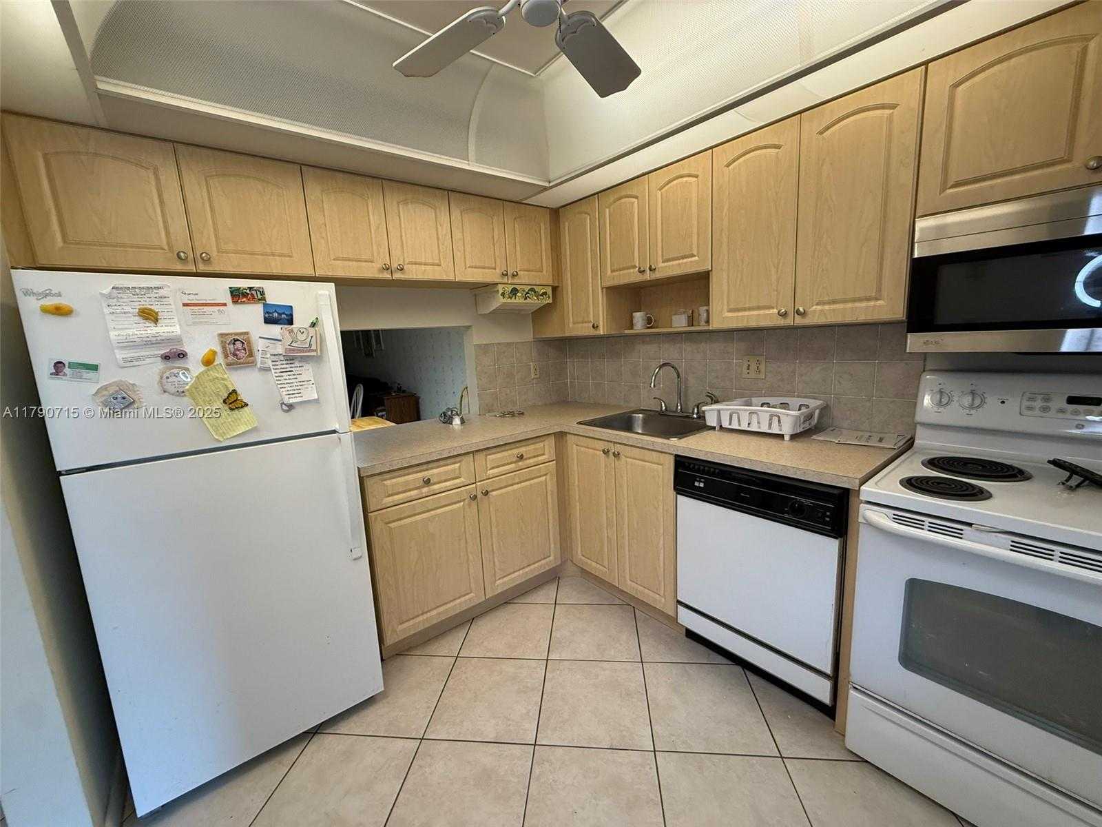 Small Image of 7797 GOLF CIR DR #102, Margate Number 2