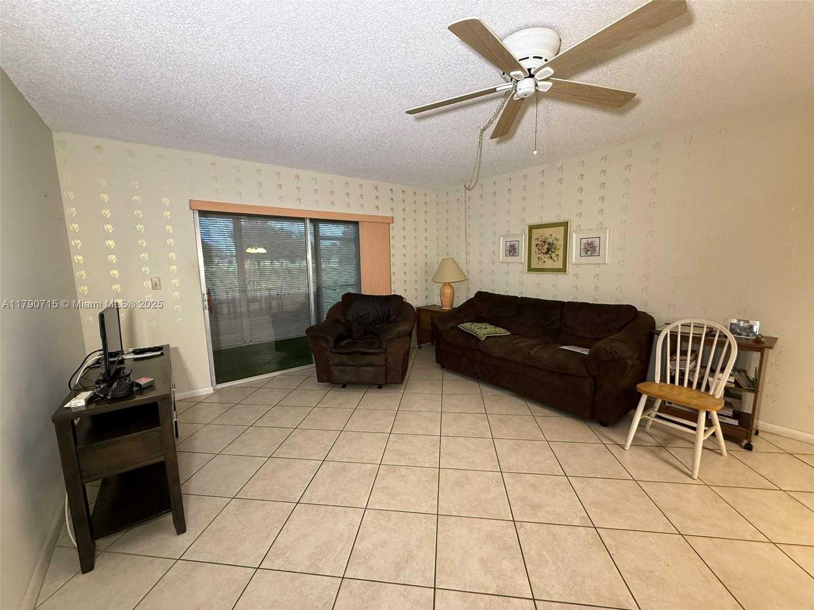 Small Image of 7797 GOLF CIR DR #102, Margate Number 4