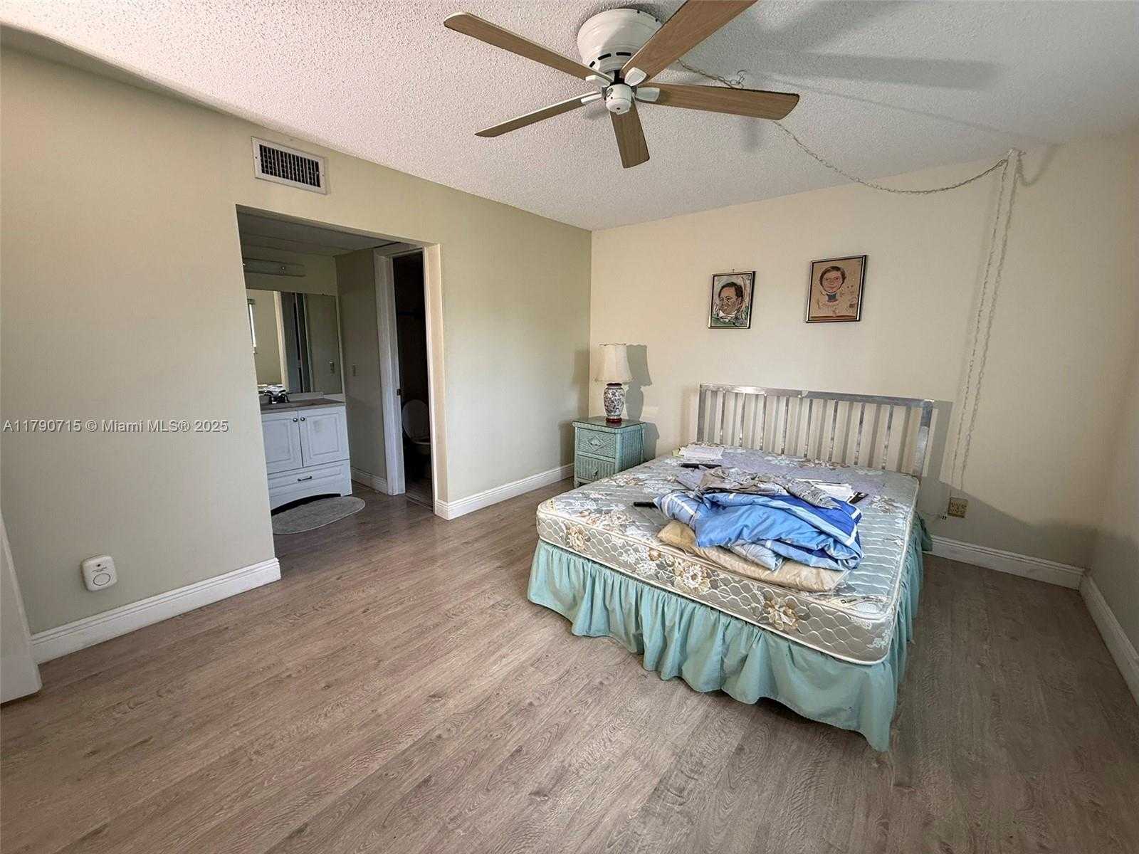 Small Image of 7797 GOLF CIR DR #102, Margate Number 5