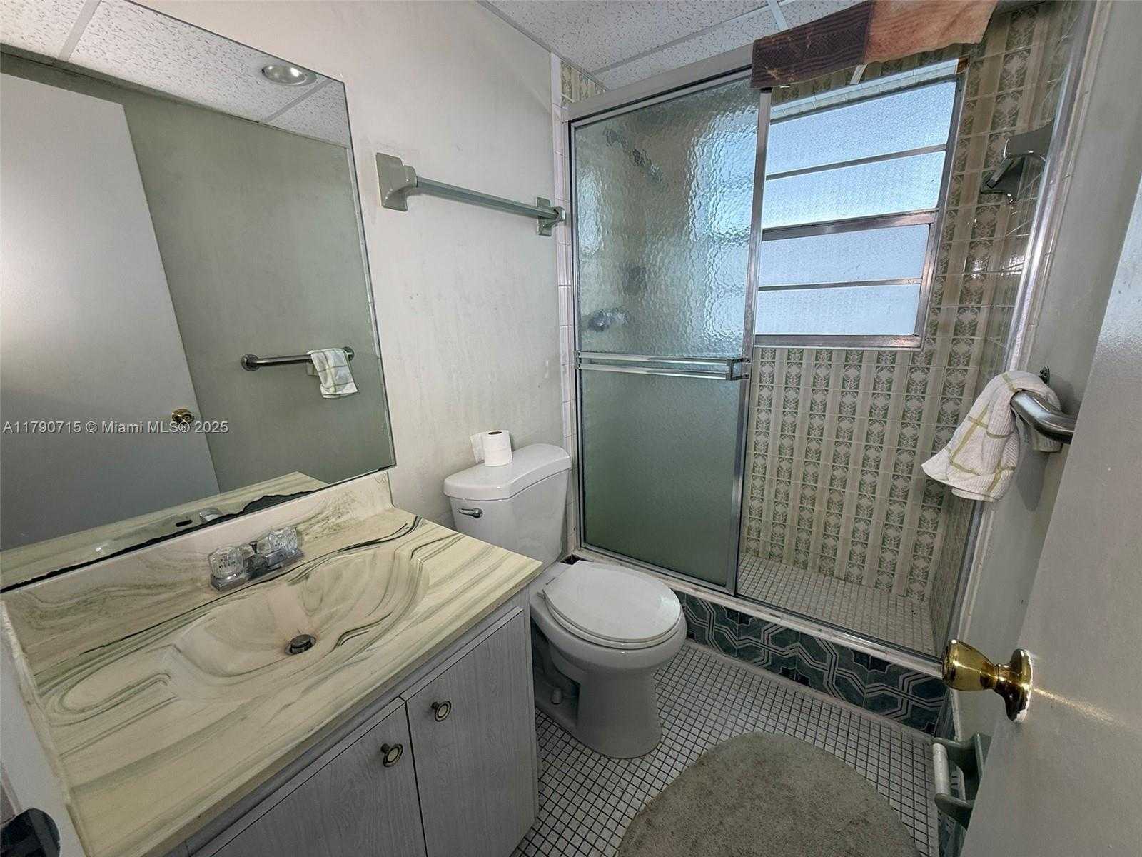 Small Image of 7797 GOLF CIR DR #102, Margate Number 9