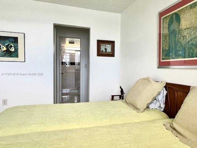 Small Image of 2999 #C409, Aventura Number 26