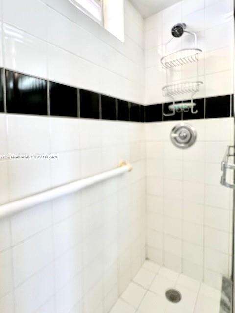 Small Image of 2999 #C409, Aventura Number 40