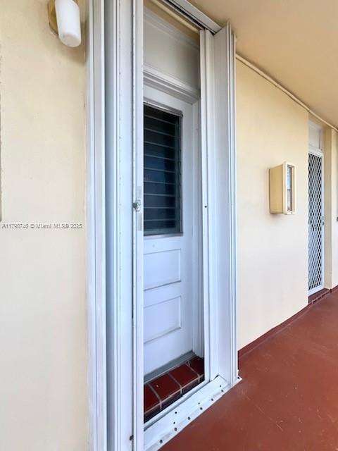 Small Image of 2999 #C409, Aventura Number 42