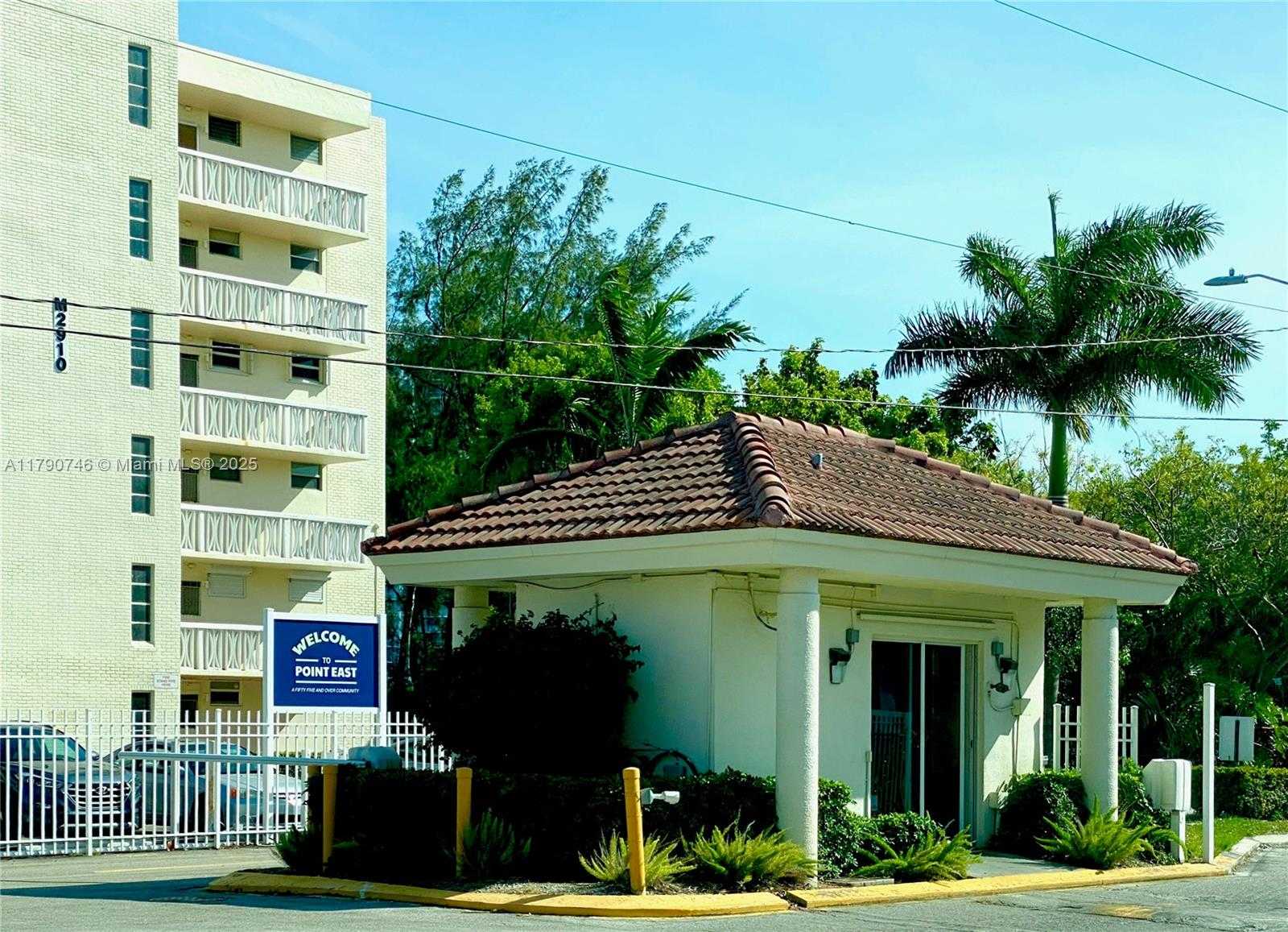 Small Image of 2999 #C409, Aventura Number 58