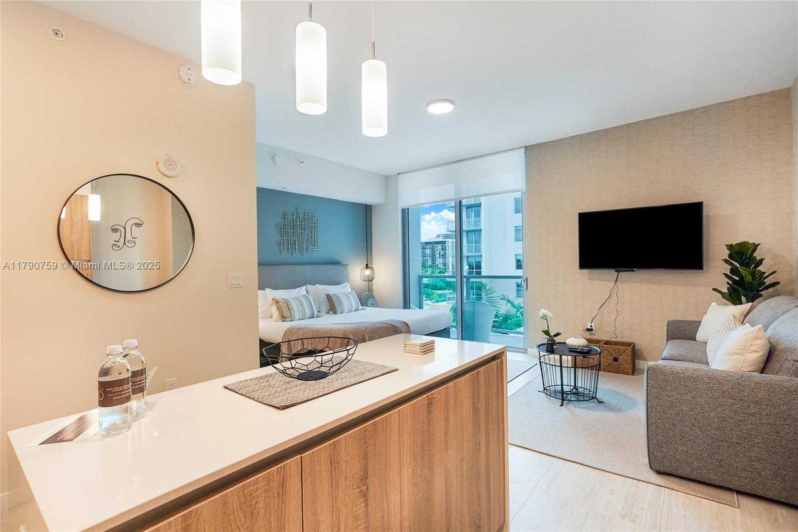 Small Image of 3900 BISCAYNE BLVD #N-821, Miami Number 5