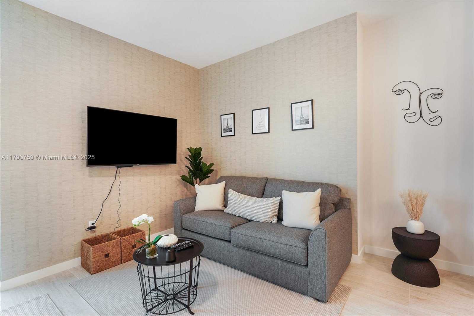 Small Image of 3900 BISCAYNE BLVD #N-821, Miami Number 7
