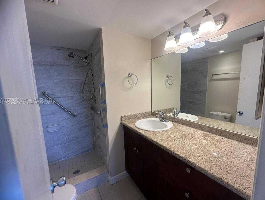 Small Image of 8400 SUNRISE LAKES BLVD #310, Sunrise Number 12