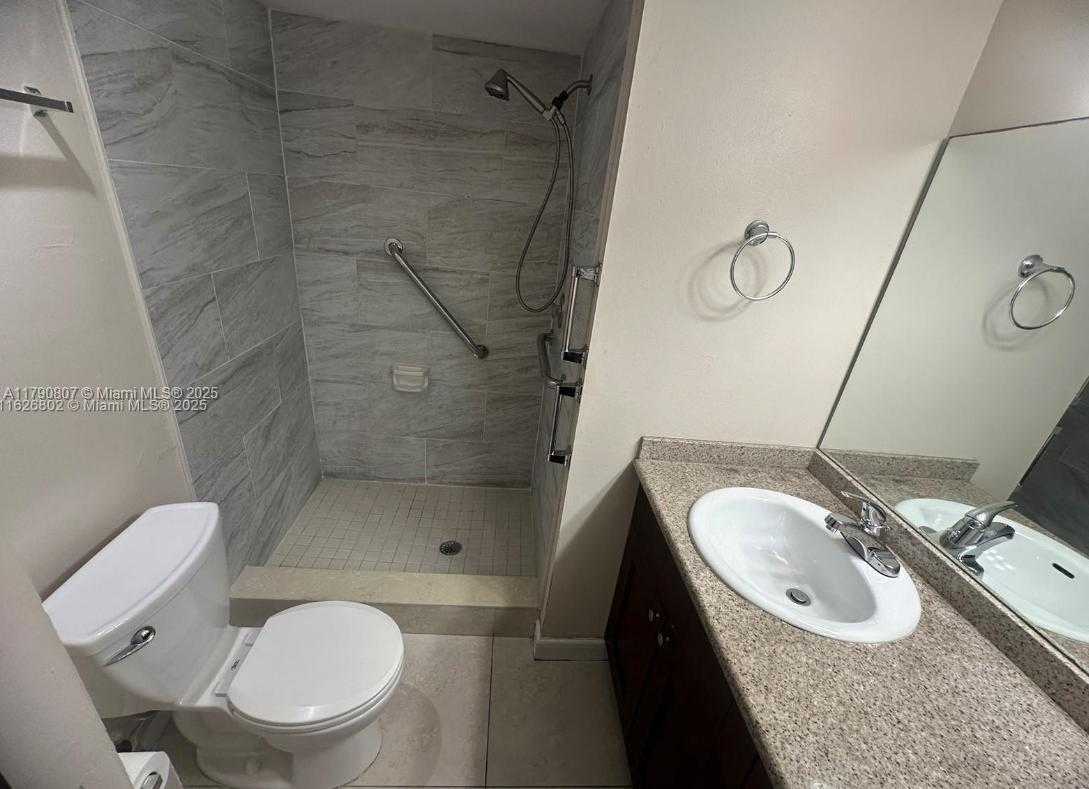 Small Image of 8400 SUNRISE LAKES BLVD #310, Sunrise Number 13