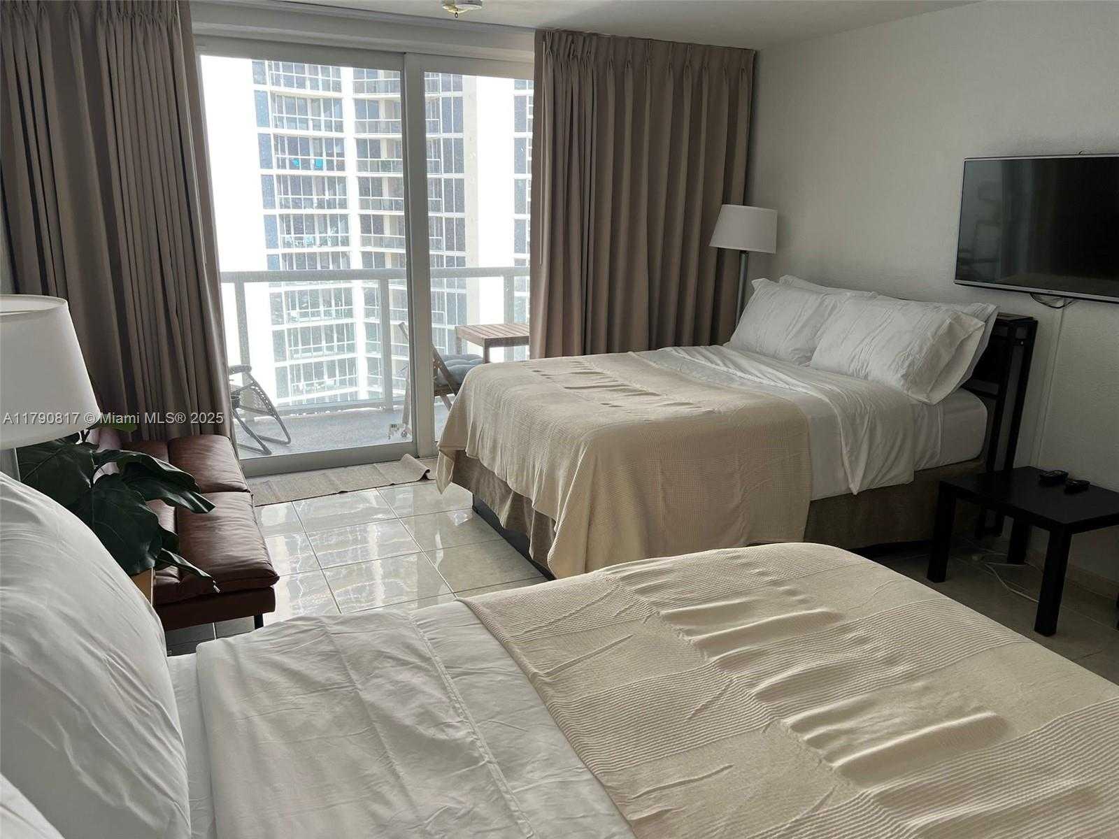 Small Image of 19201 COLLINS AVE #1025, Sunny Isles Beach Number 4
