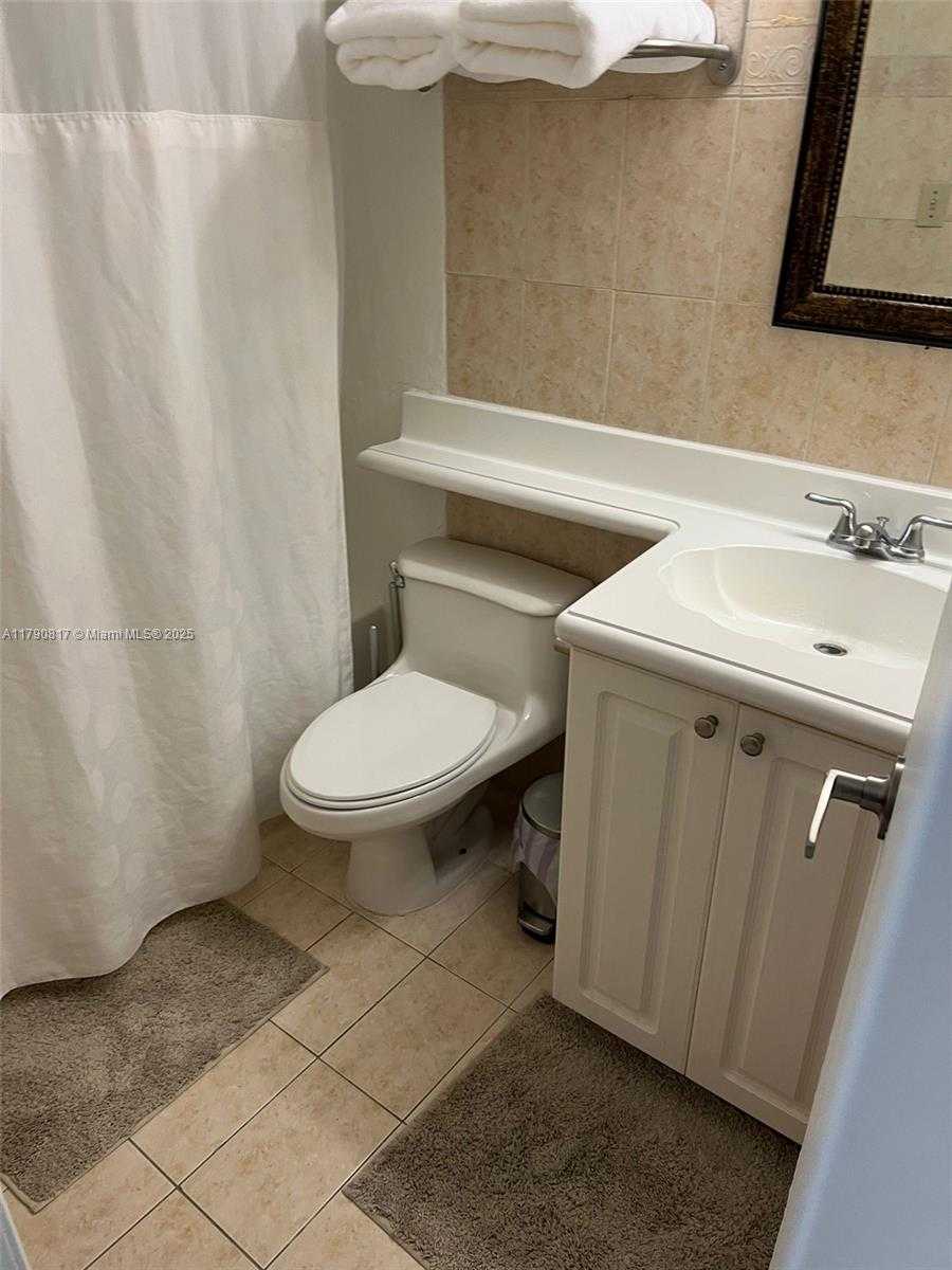 Small Image of 19201 COLLINS AVE #1025, Sunny Isles Beach Number 7