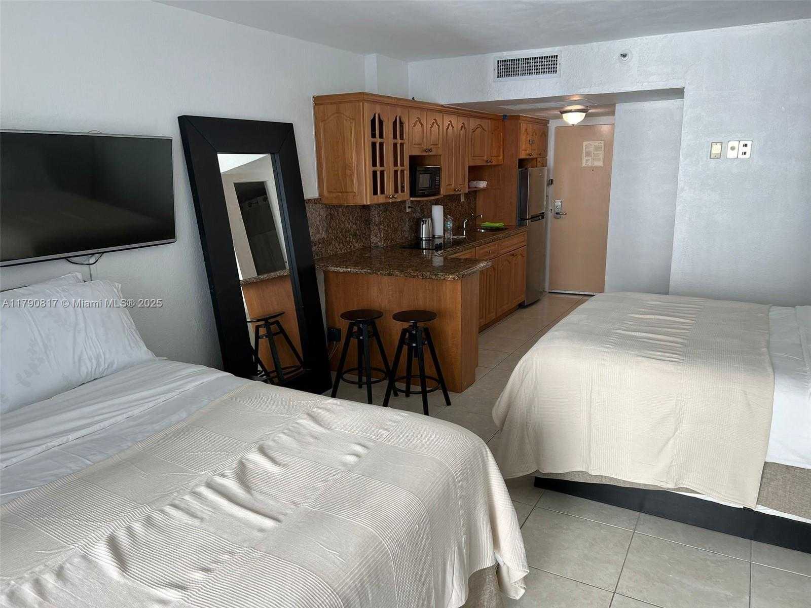Small Image of 19201 COLLINS AVE #1025, Sunny Isles Beach Number 8