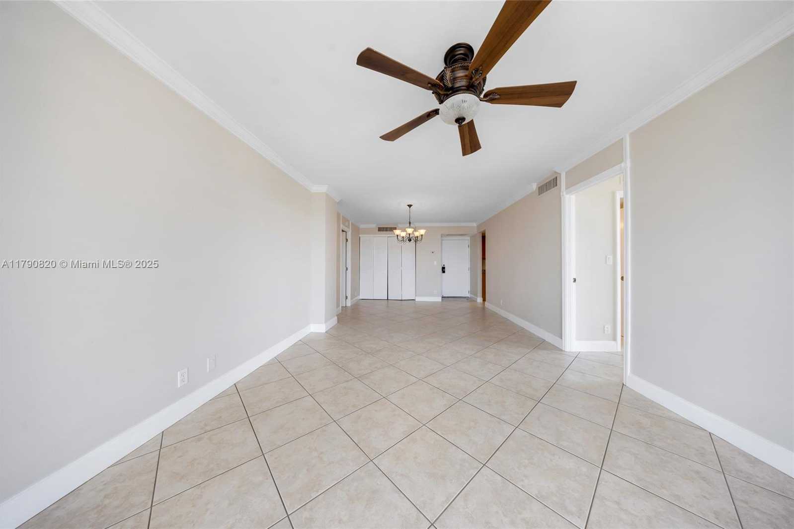 Small Image of 20400 E Country Club Dr, Aventura, FL 33180, USA Number 12