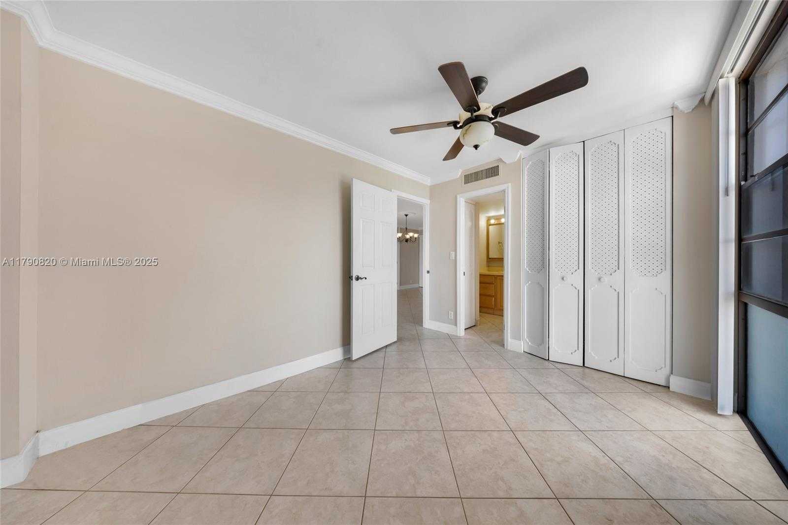 Small Image of 20400 E Country Club Dr, Aventura, FL 33180, USA Number 17
