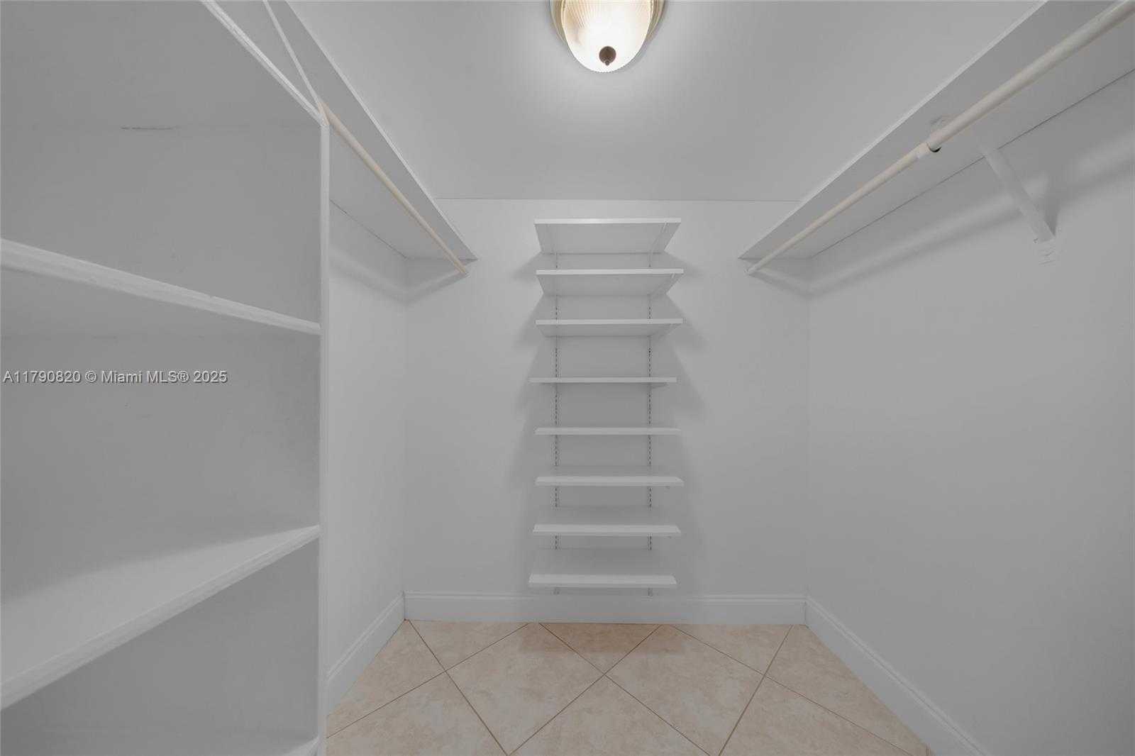 Small Image of 20400 E Country Club Dr, Aventura, FL 33180, USA Number 26