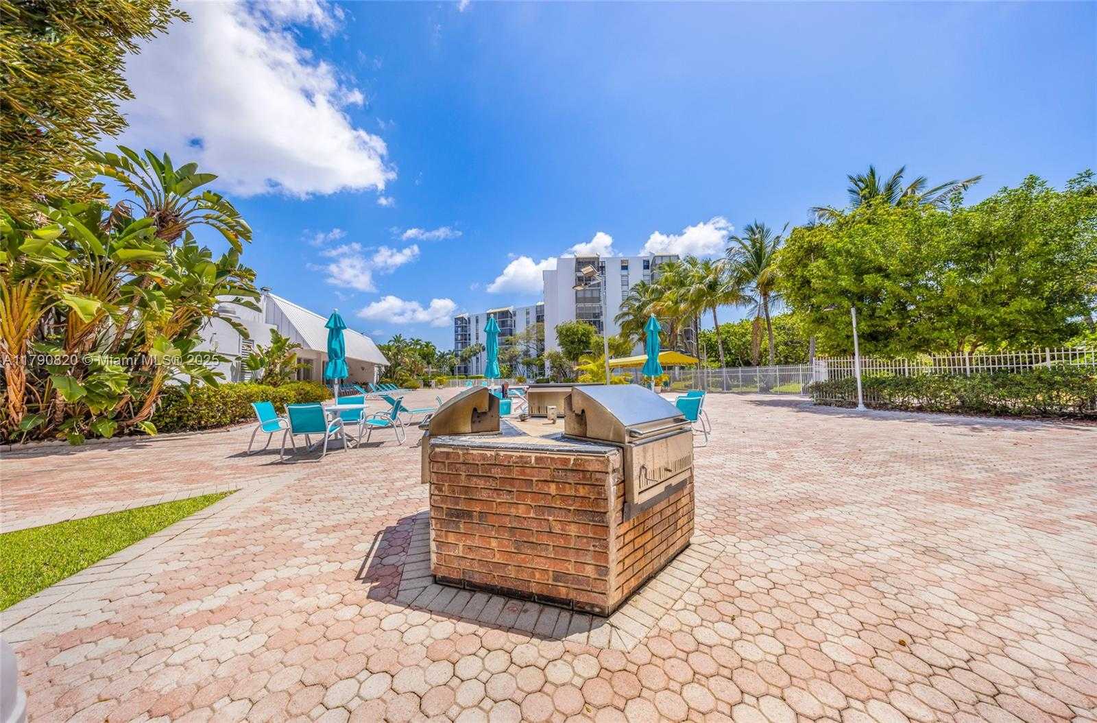 Small Image of 20400 E Country Club Dr, Aventura, FL 33180, USA Number 6