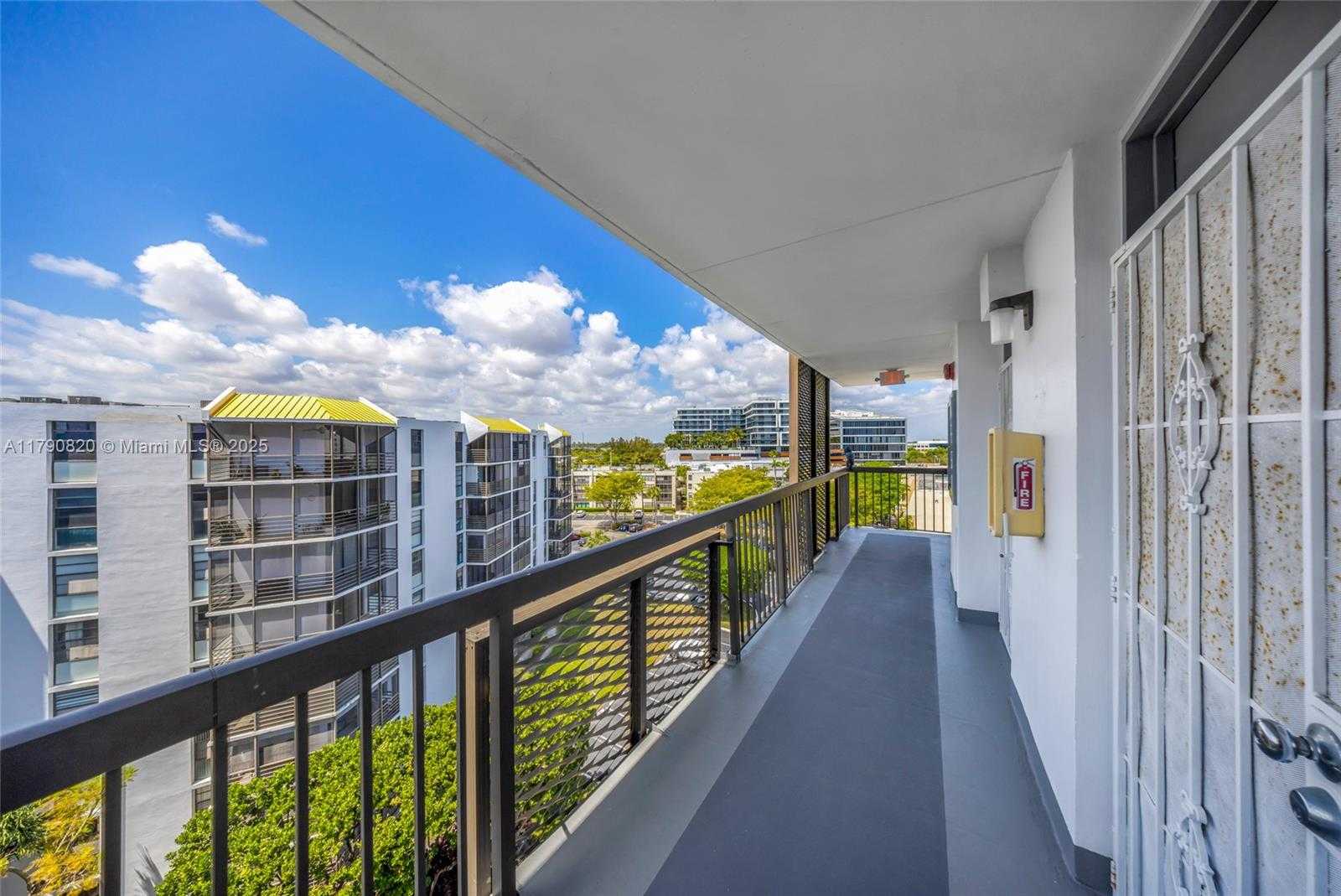 Small Image of 20400 E Country Club Dr, Aventura, FL 33180, USA Number 7