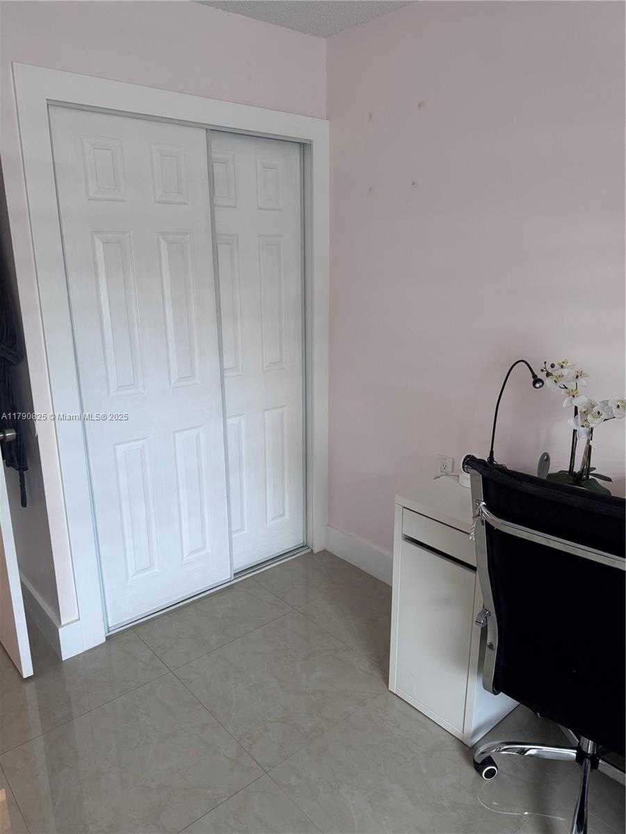 Small Image of 5308 SOUTH WEST 138TH PL, Miami Number 13