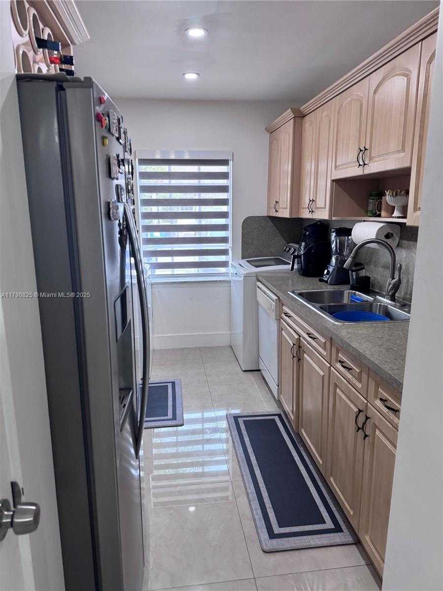 Small Image of 5308 SOUTH WEST 138TH PL, Miami Number 5